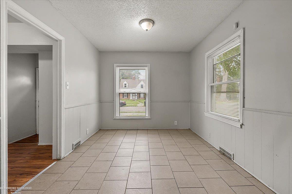 Detroit, Michigan 48224, United States, 3 Bedrooms Bedrooms, ,2 BathroomsBathrooms,Residential,Active,174156