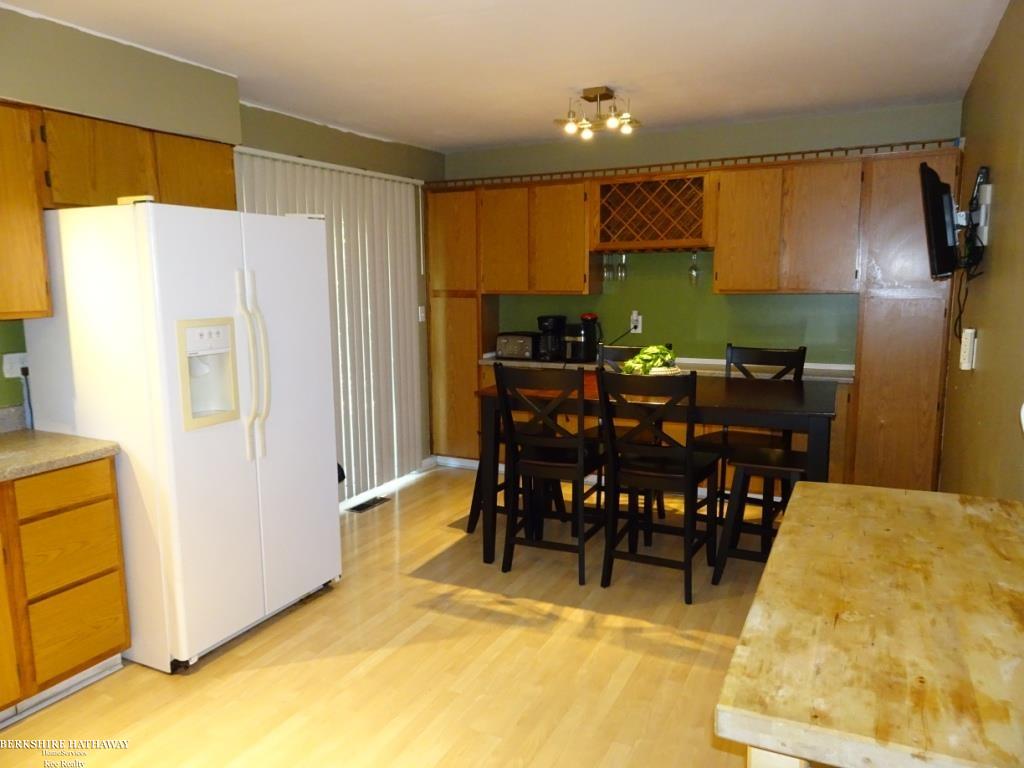 Fraser, Michigan 48026, United States, 4 Bedrooms Bedrooms, ,2 BathroomsBathrooms,Residential,Pending,137049