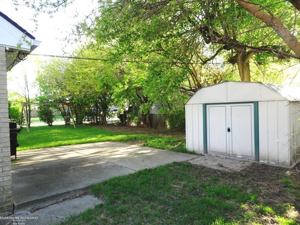 Fraser, Michigan 48026, United States, 4 Bedrooms Bedrooms, ,2 BathroomsBathrooms,Residential,Pending,137049