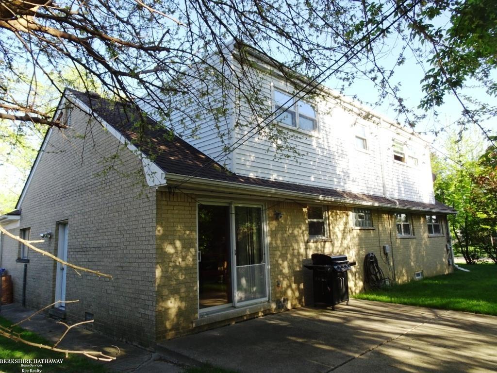 Fraser, Michigan 48026, United States, 4 Bedrooms Bedrooms, ,2 BathroomsBathrooms,Residential,Pending,137049