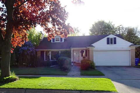 32111 Crestwood Lane Fraser MI 48026