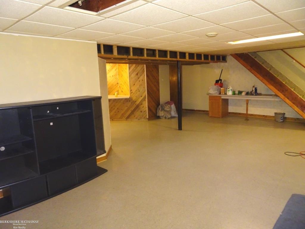 Fraser, Michigan 48026, United States, 4 Bedrooms Bedrooms, ,2 BathroomsBathrooms,Residential,Pending,137049