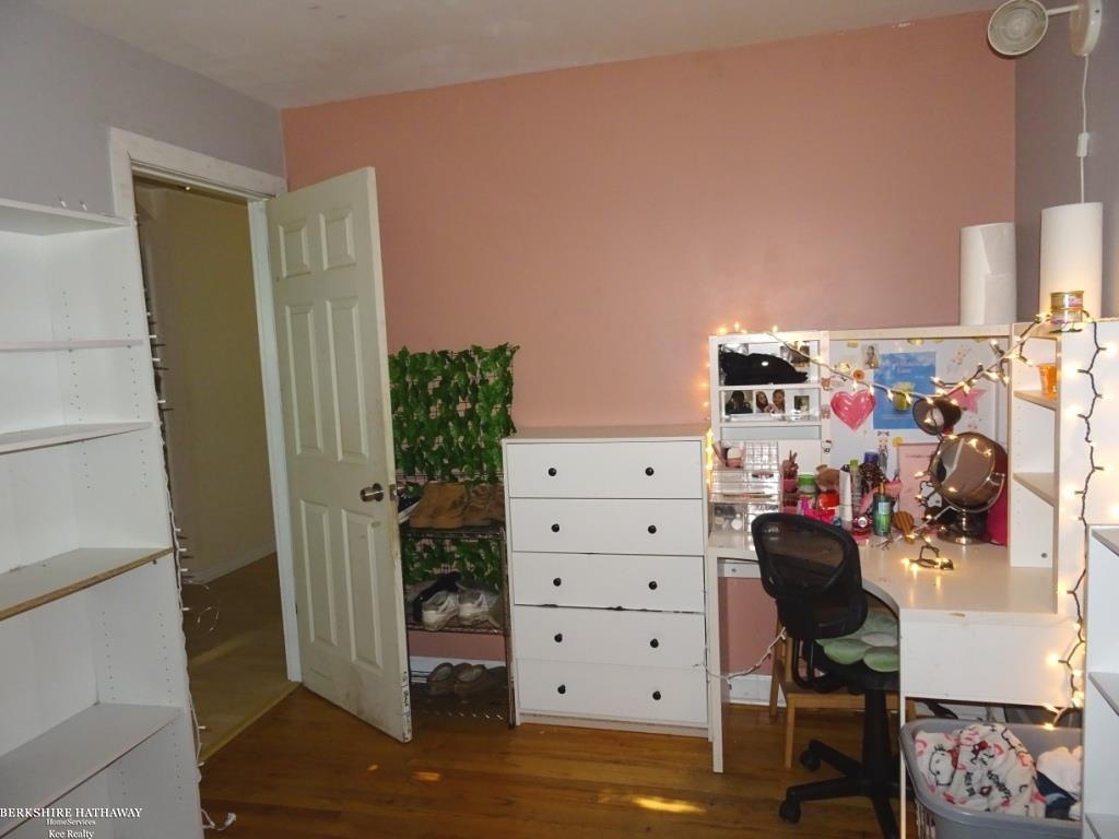 Fraser, Michigan 48026, United States, 4 Bedrooms Bedrooms, ,2 BathroomsBathrooms,Residential,Pending,137049