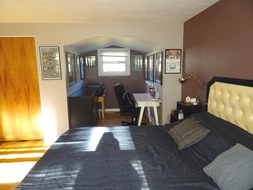 Fraser, Michigan 48026, United States, 4 Bedrooms Bedrooms, ,2 BathroomsBathrooms,Residential,Pending,137049