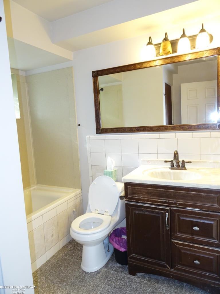 Fraser, Michigan 48026, United States, 4 Bedrooms Bedrooms, ,2 BathroomsBathrooms,Residential,Pending,137049