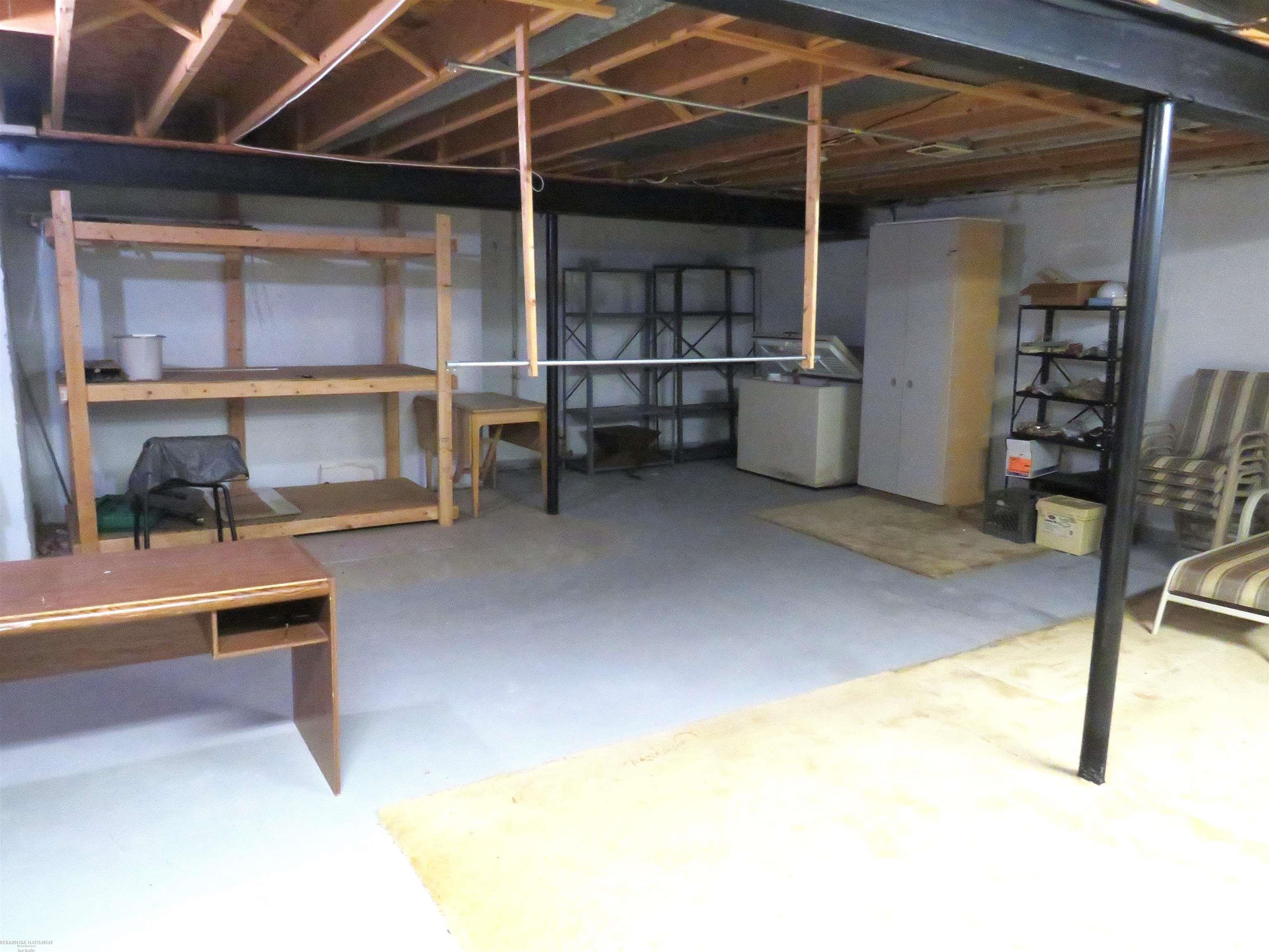 Warren, Michigan 48092, United States, 3 Bedrooms Bedrooms, ,2 BathroomsBathrooms,Residential,Pending,148683