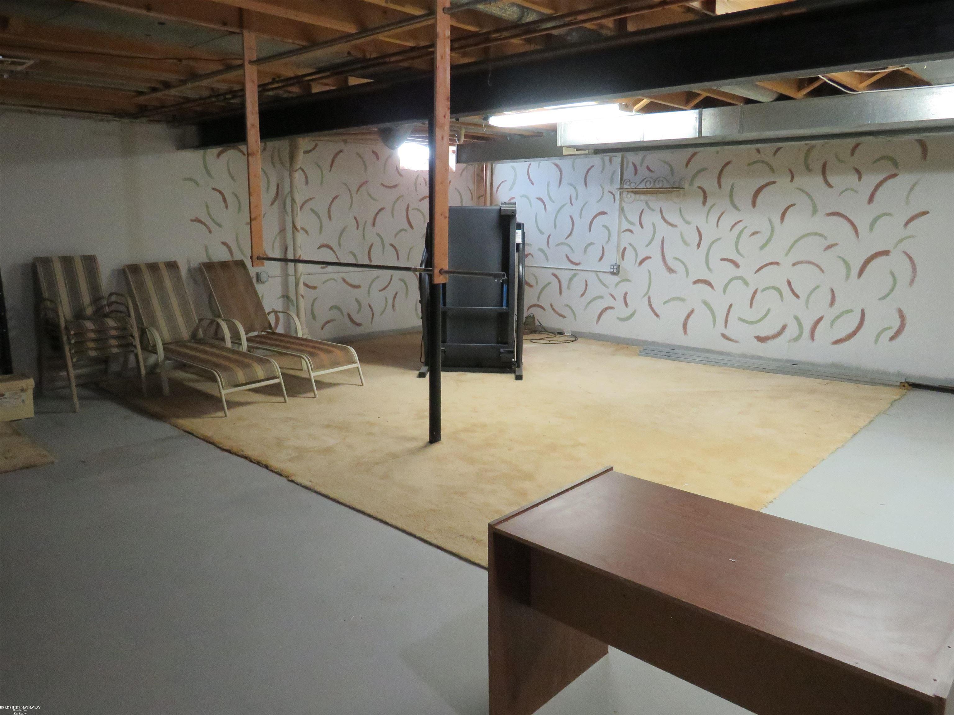 Warren, Michigan 48092, United States, 3 Bedrooms Bedrooms, ,2 BathroomsBathrooms,Residential,Pending,148683