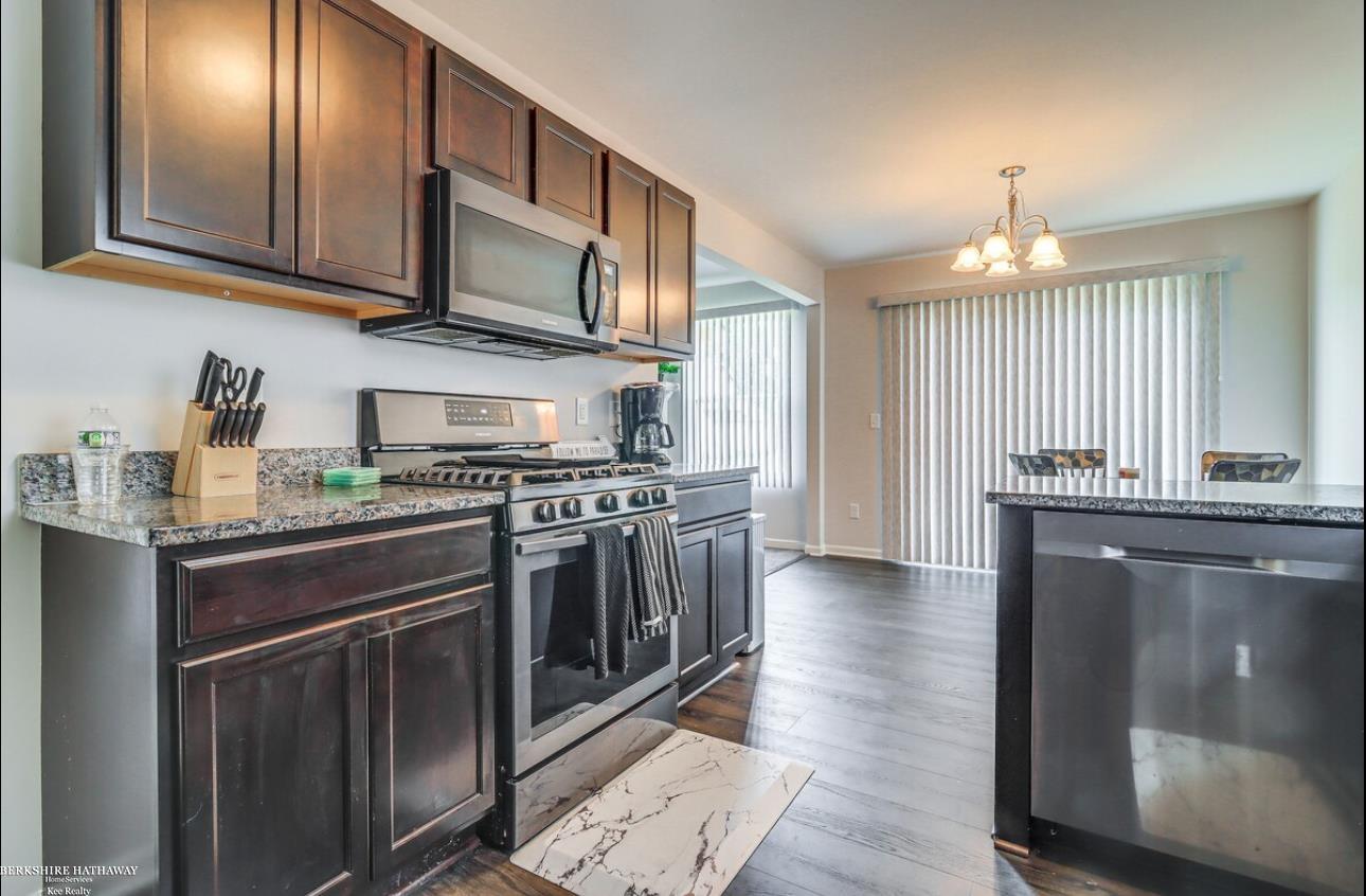 Romulus, Michigan 48174, United States, 3 Bedrooms Bedrooms, ,2 BathroomsBathrooms,Residential,Pending,137052