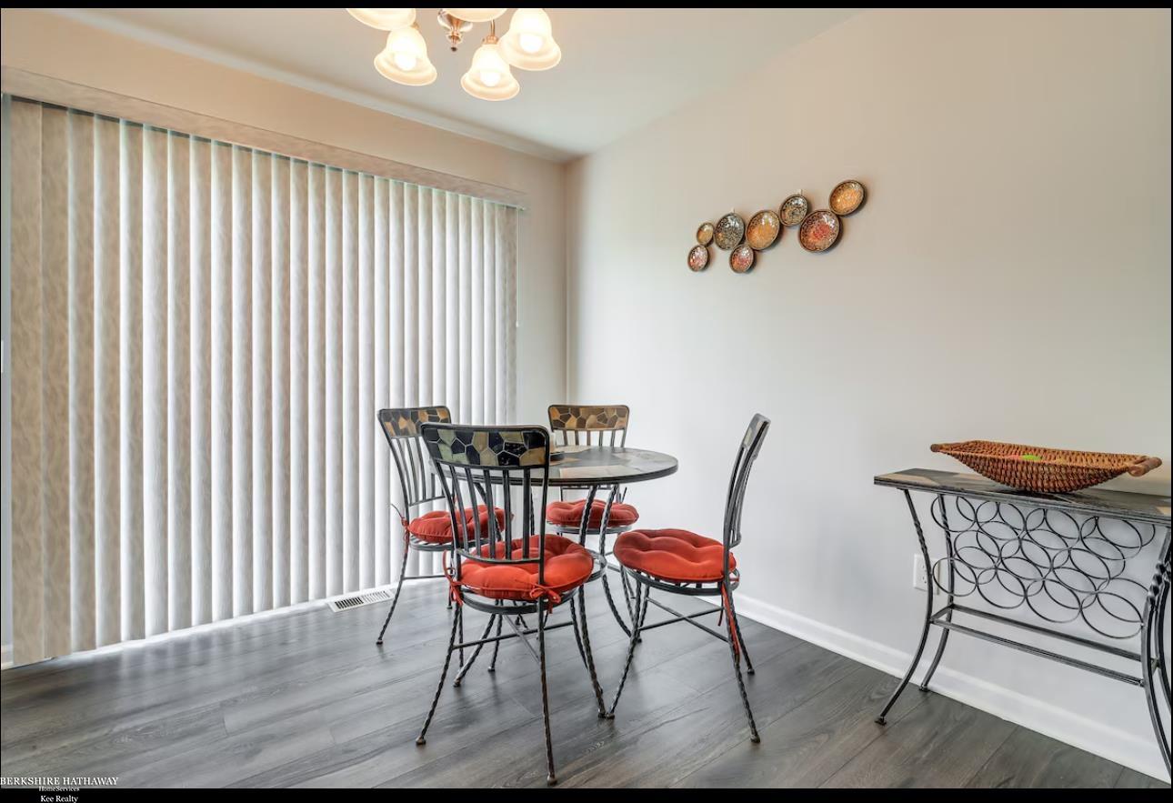 Romulus, Michigan 48174, United States, 3 Bedrooms Bedrooms, ,2 BathroomsBathrooms,Residential,Pending,137052