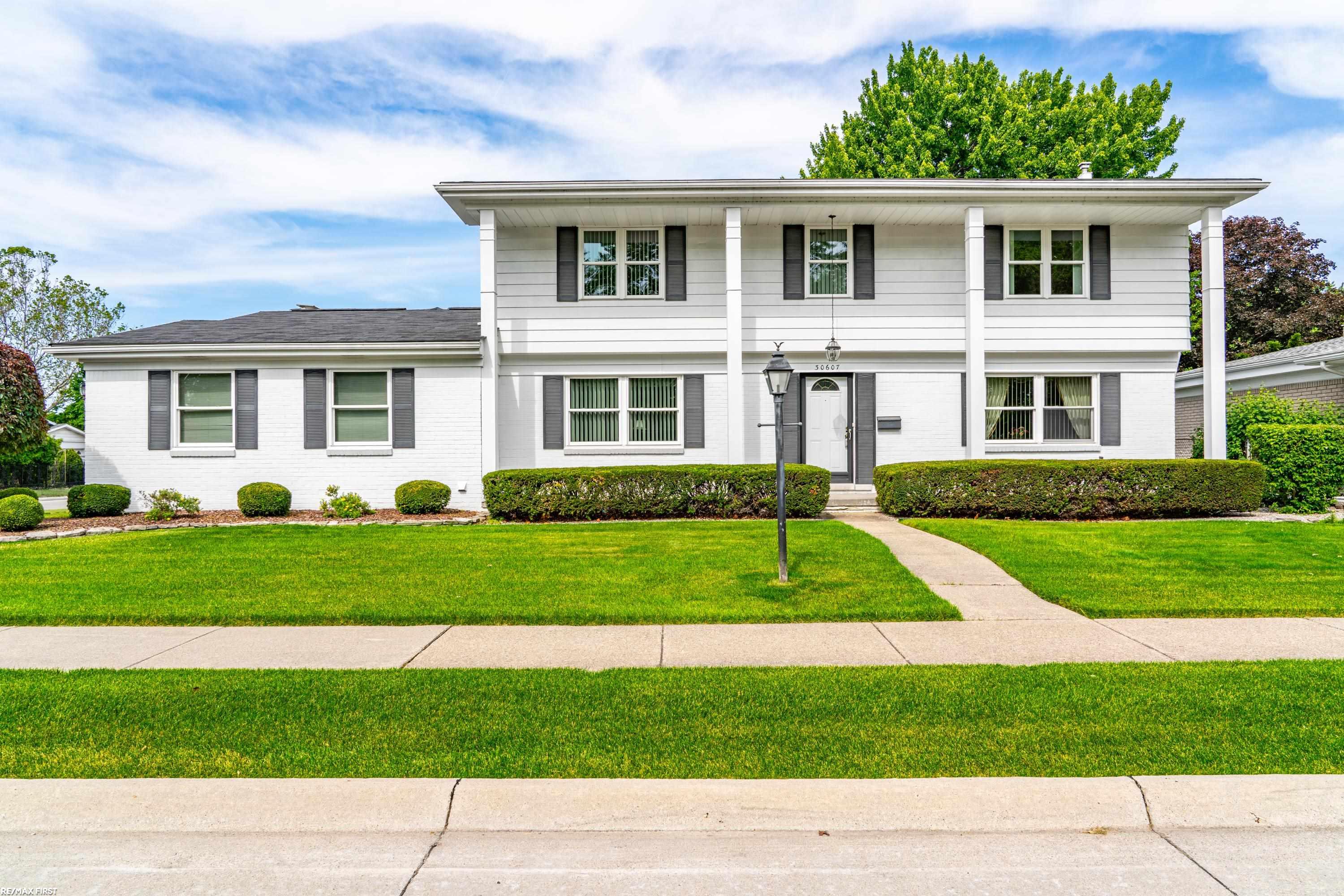 Properties Available 2 - 2 30607 Lorraine Avenue