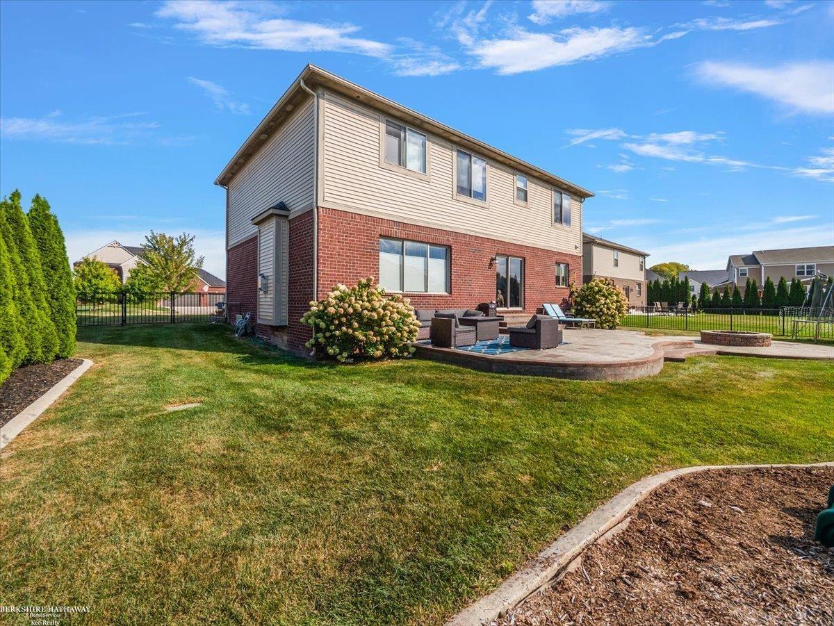 Harrison Twp, Michigan 48045, United States, 4 Bedrooms Bedrooms, ,3 BathroomsBathrooms,Residential,Active,213699