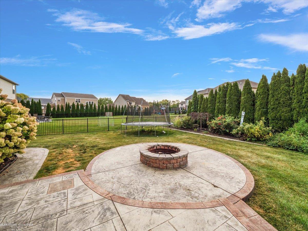 Harrison Twp, Michigan 48045, United States, 4 Bedrooms Bedrooms, ,3 BathroomsBathrooms,Residential,Active,213699