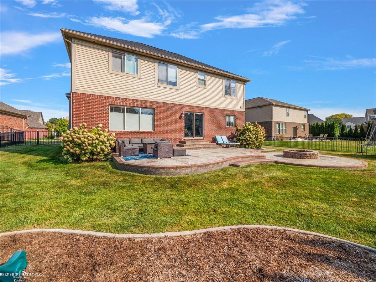 Harrison Twp, Michigan 48045, United States, 4 Bedrooms Bedrooms, ,3 BathroomsBathrooms,Residential,Active,213699