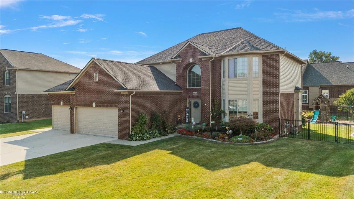 Harrison Twp, Michigan 48045, United States, 4 Bedrooms Bedrooms, ,3 BathroomsBathrooms,Residential,Active,213699