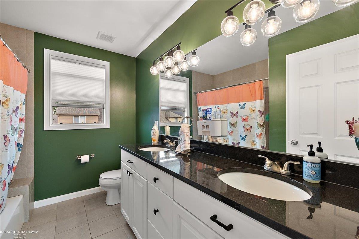 Harrison Twp, Michigan 48045, United States, 4 Bedrooms Bedrooms, ,3 BathroomsBathrooms,Residential,Active,213699