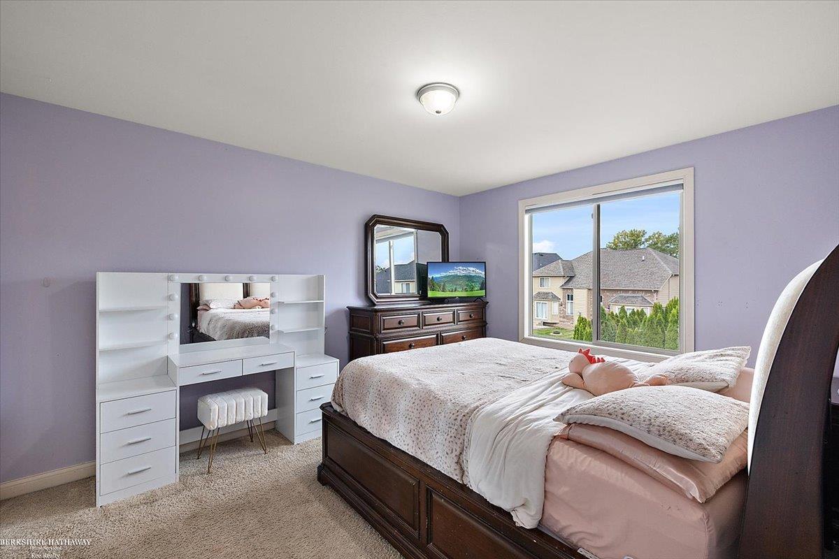 Harrison Twp, Michigan 48045, United States, 4 Bedrooms Bedrooms, ,3 BathroomsBathrooms,Residential,Active,213699