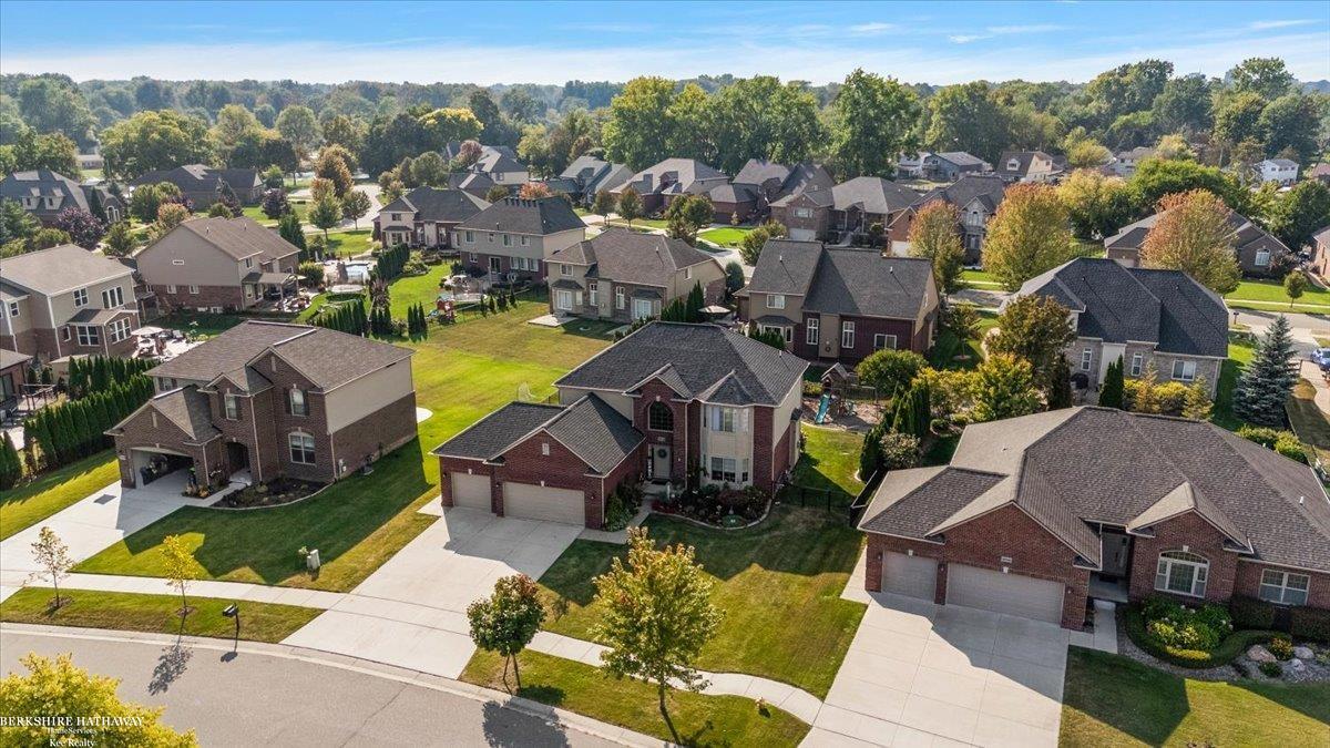 Harrison Twp, Michigan 48045, United States, 4 Bedrooms Bedrooms, ,3 BathroomsBathrooms,Residential,Active,213699