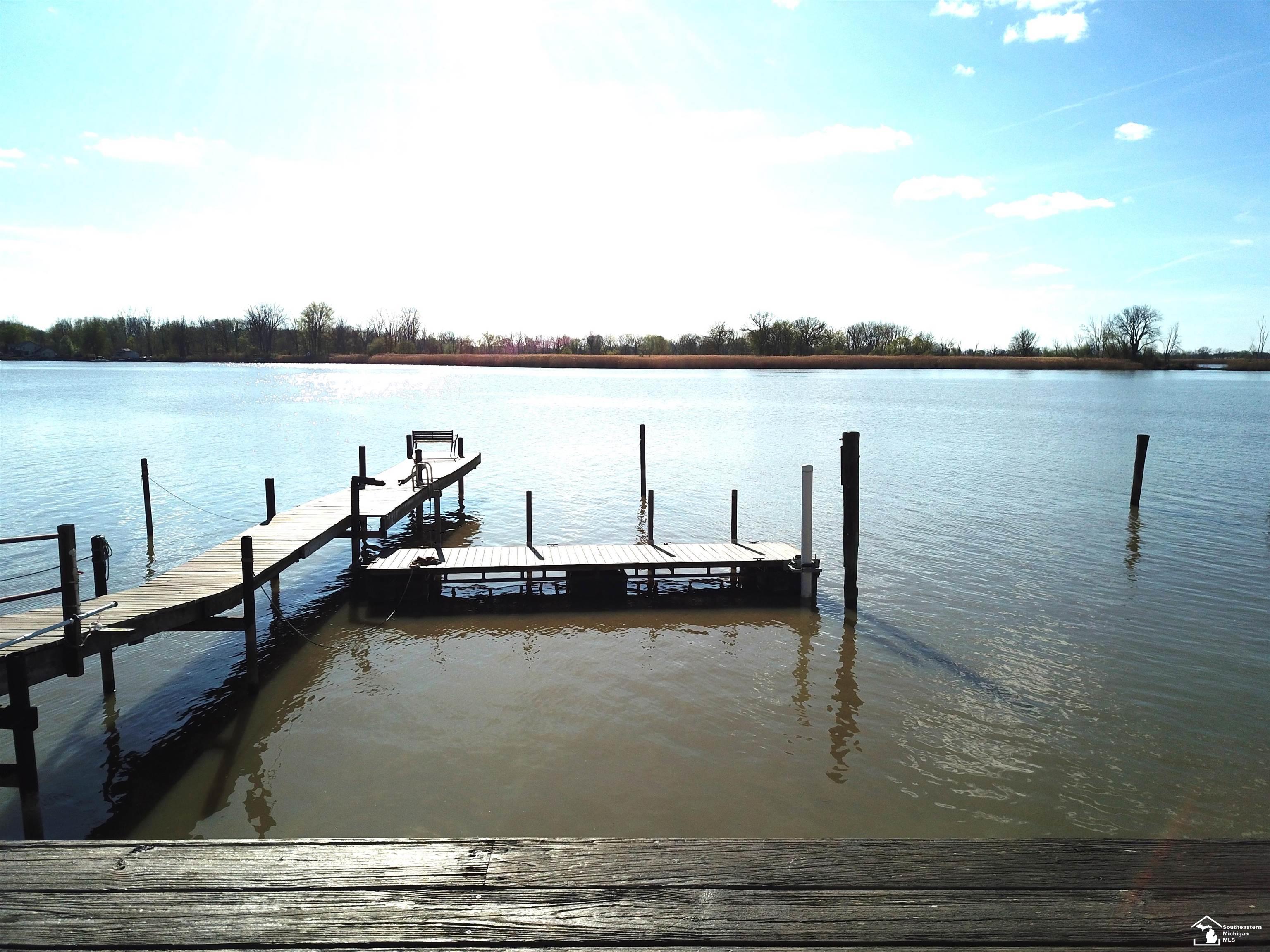 6551 edgewater Drive