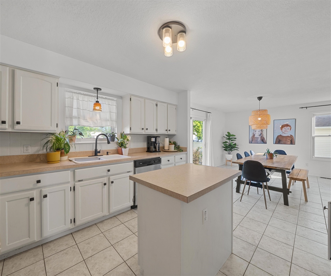 14392 Canterberry