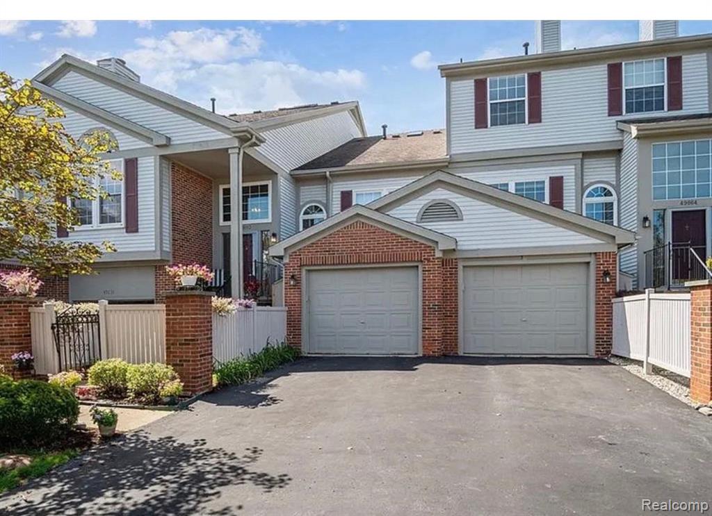 49862 Pointe Crossing