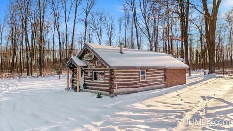 Photo of 5998 E Maple Ridge 37th Road, Rock, MI 49880 (MLS # 50196341)