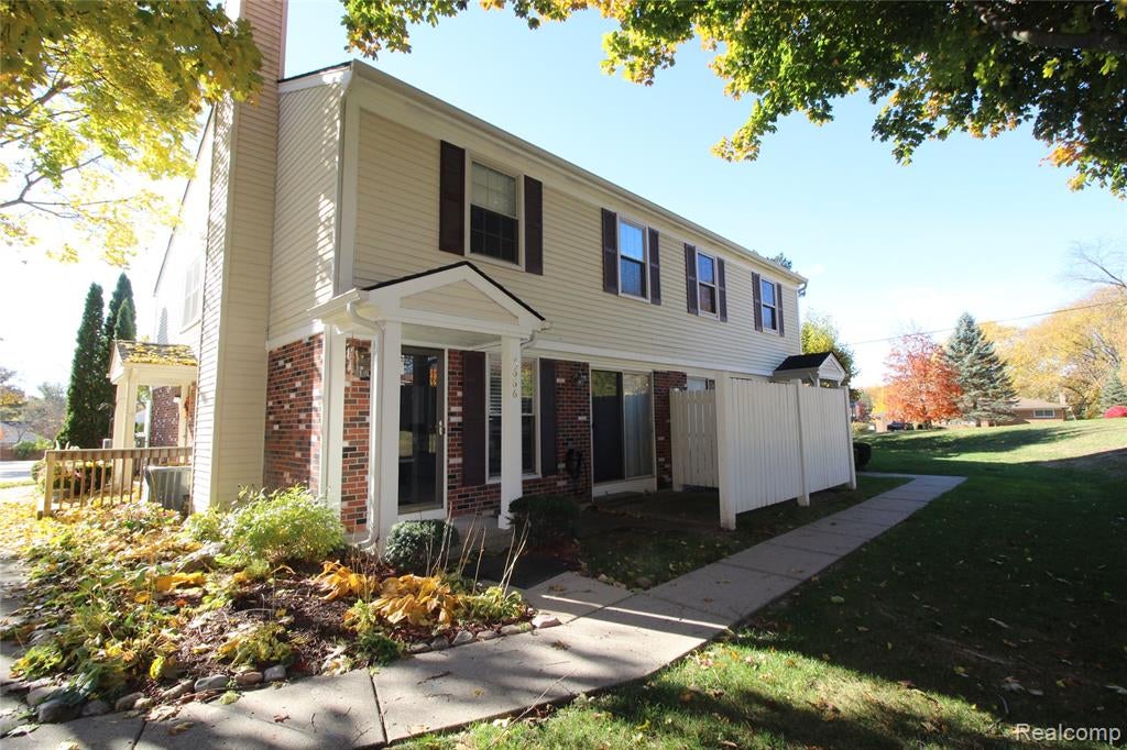 7666 Woodview Drive
