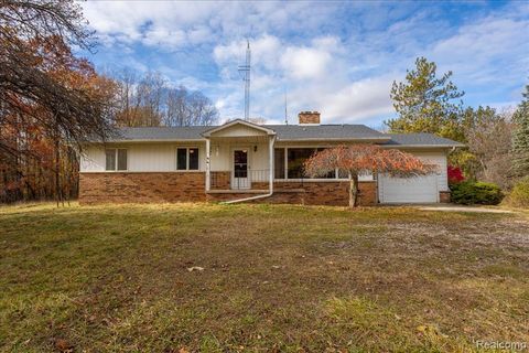 Photo of 8465 Watson Road, Marlette, MI 48453 (MLS # 60951993)