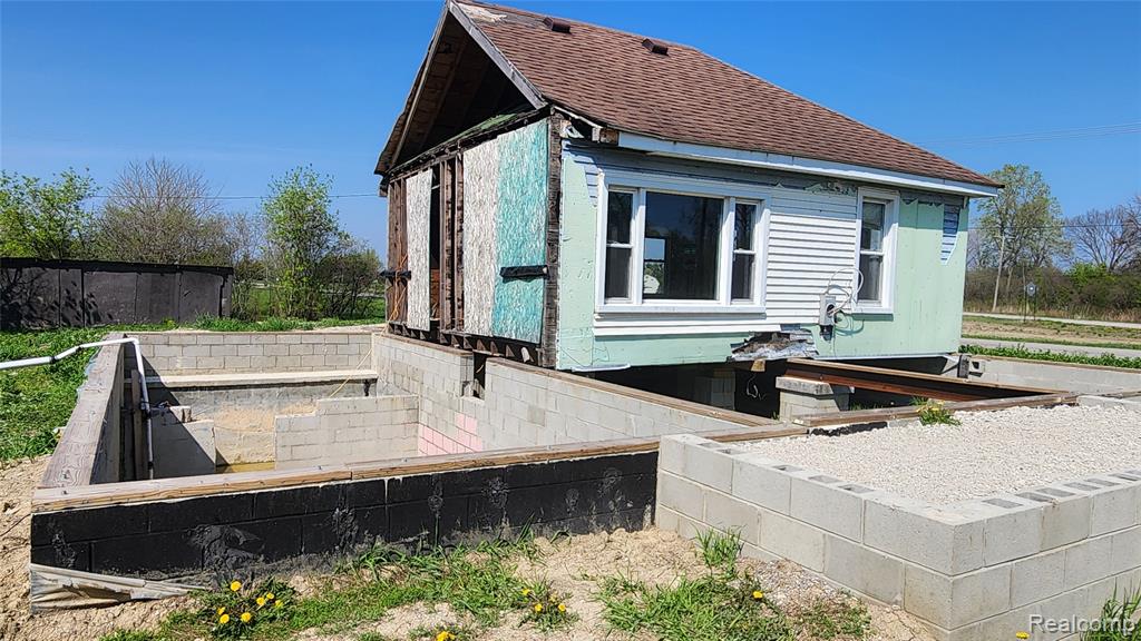 10781 Armstrong Road