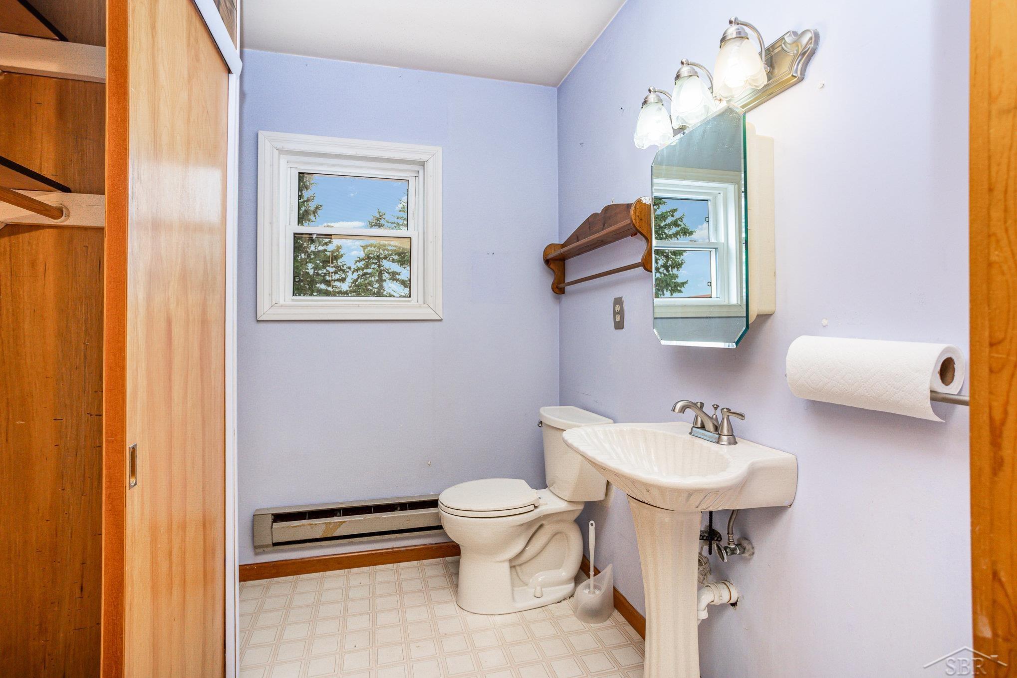 Saginaw, Michigan 48601, United States, 4 Bedrooms Bedrooms, ,2 BathroomsBathrooms,Residential,Active,211451