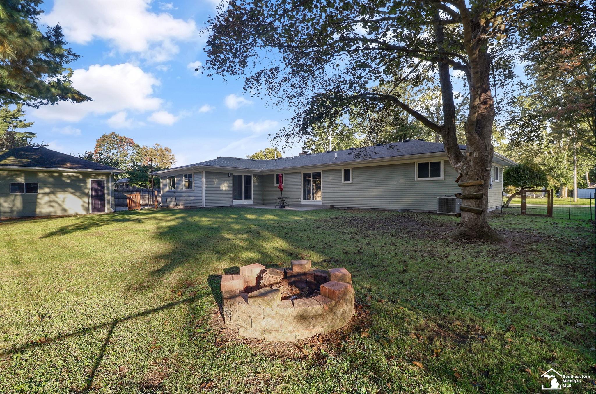 1091 Birchwood Drive