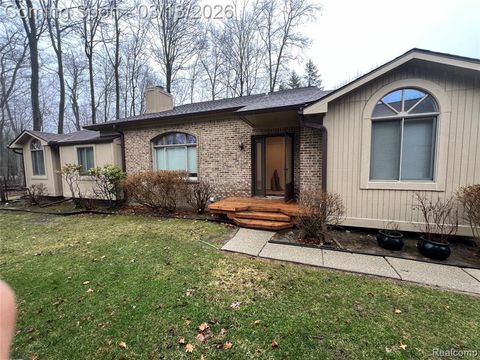 Photo of 7420 Parkdale Street, West Bloomfield, MI 48322 (MLS # 60975456)