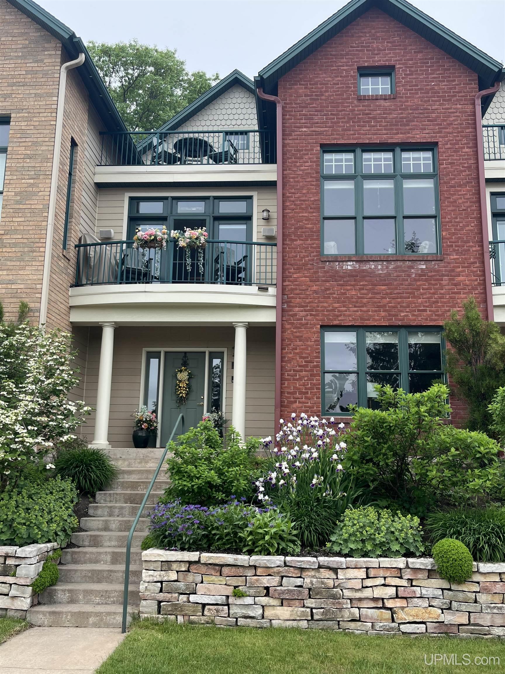 219 N Lakeshore Boulevard Unit No 5
