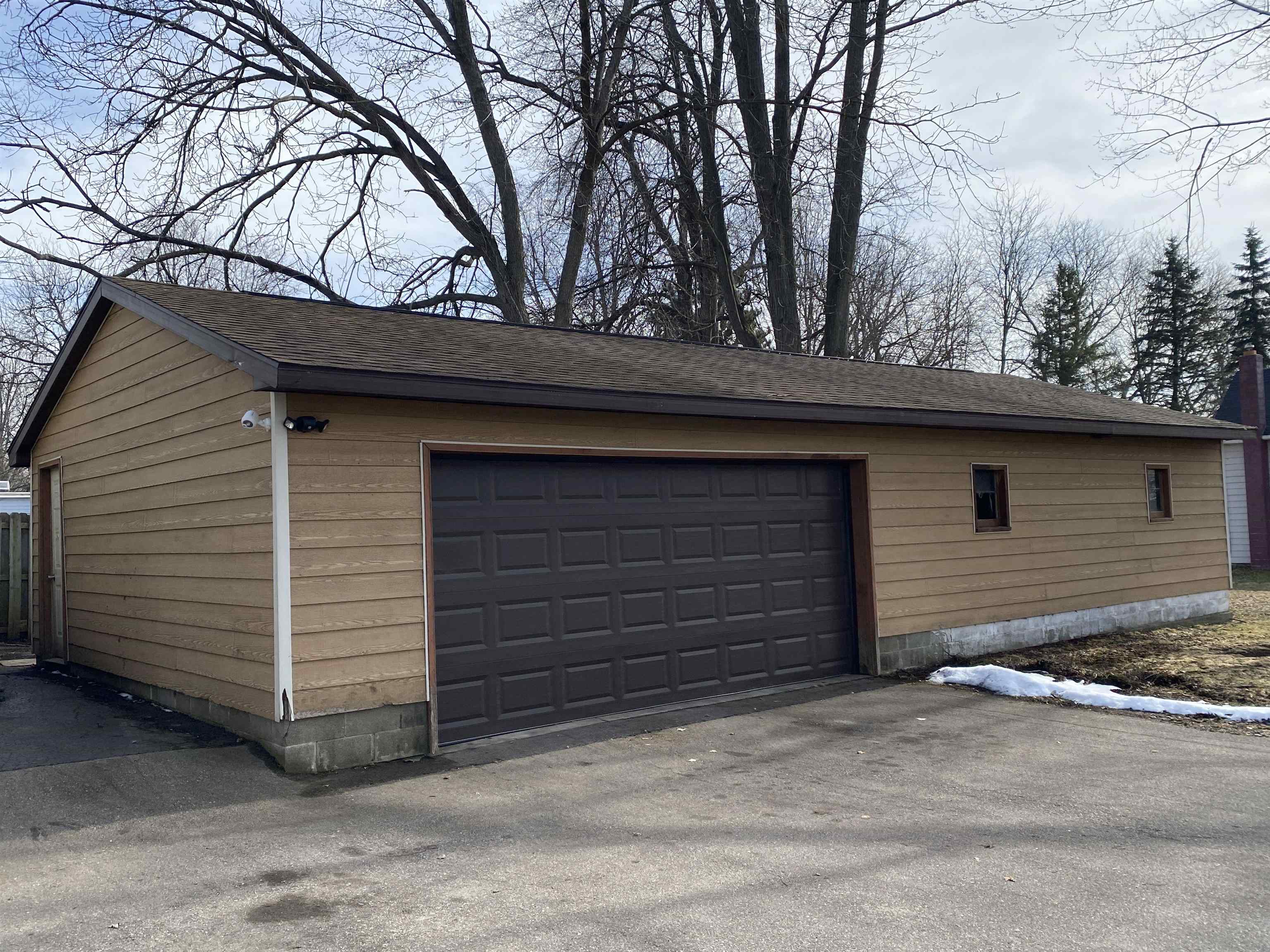 600 E Grand River Road