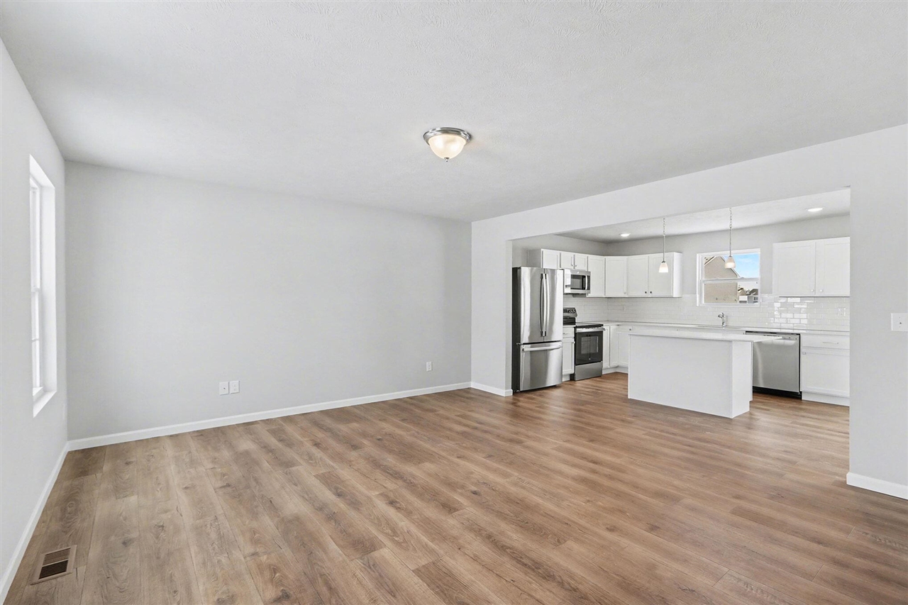 1045 Foxglove Avenue