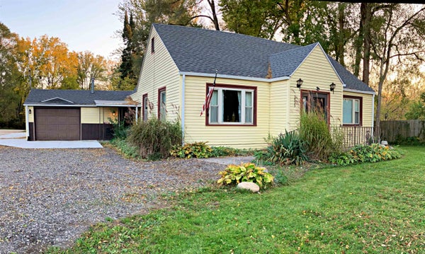 2535 MIDLAND RD, SAGINAW, MI 48603 - Image 0441f8764ea67fa625fc4e8042cf788a/1736021455