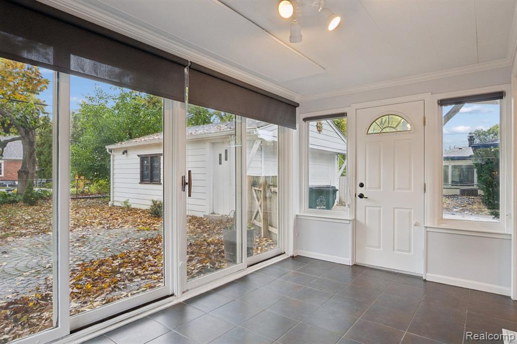 Beverly Hills, Michigan 48025, United States, 3 Bedrooms Bedrooms, ,2 BathroomsBathrooms,Residential,Active,233671