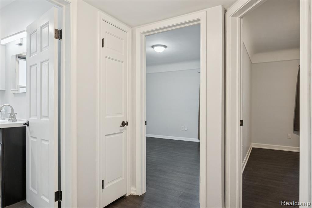 Beverly Hills, Michigan 48025, United States, 3 Bedrooms Bedrooms, ,2 BathroomsBathrooms,Residential,Active,233671