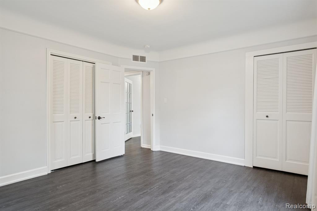 Beverly Hills, Michigan 48025, United States, 3 Bedrooms Bedrooms, ,2 BathroomsBathrooms,Residential,Active,233671