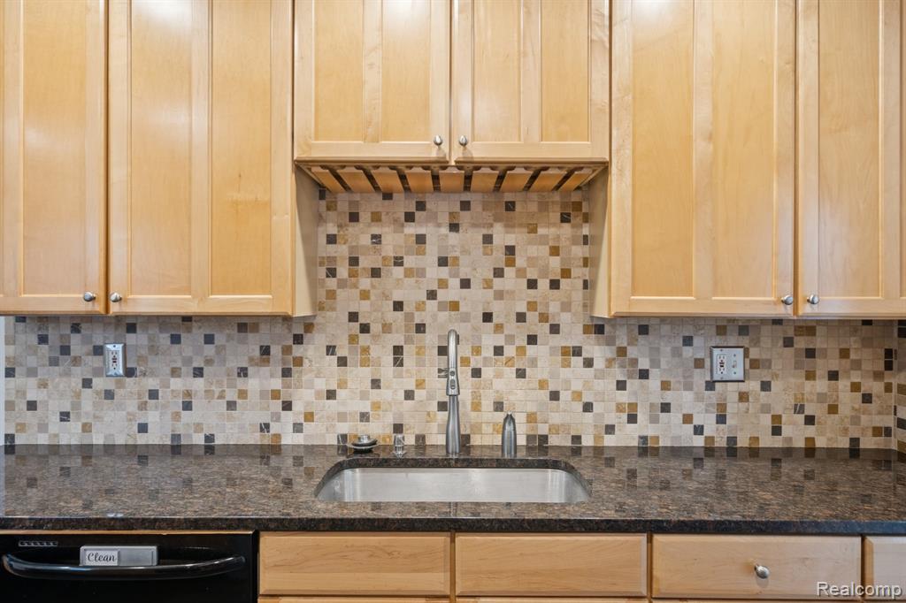 Beverly Hills, Michigan 48025, United States, 3 Bedrooms Bedrooms, ,2 BathroomsBathrooms,Residential,Active,233671