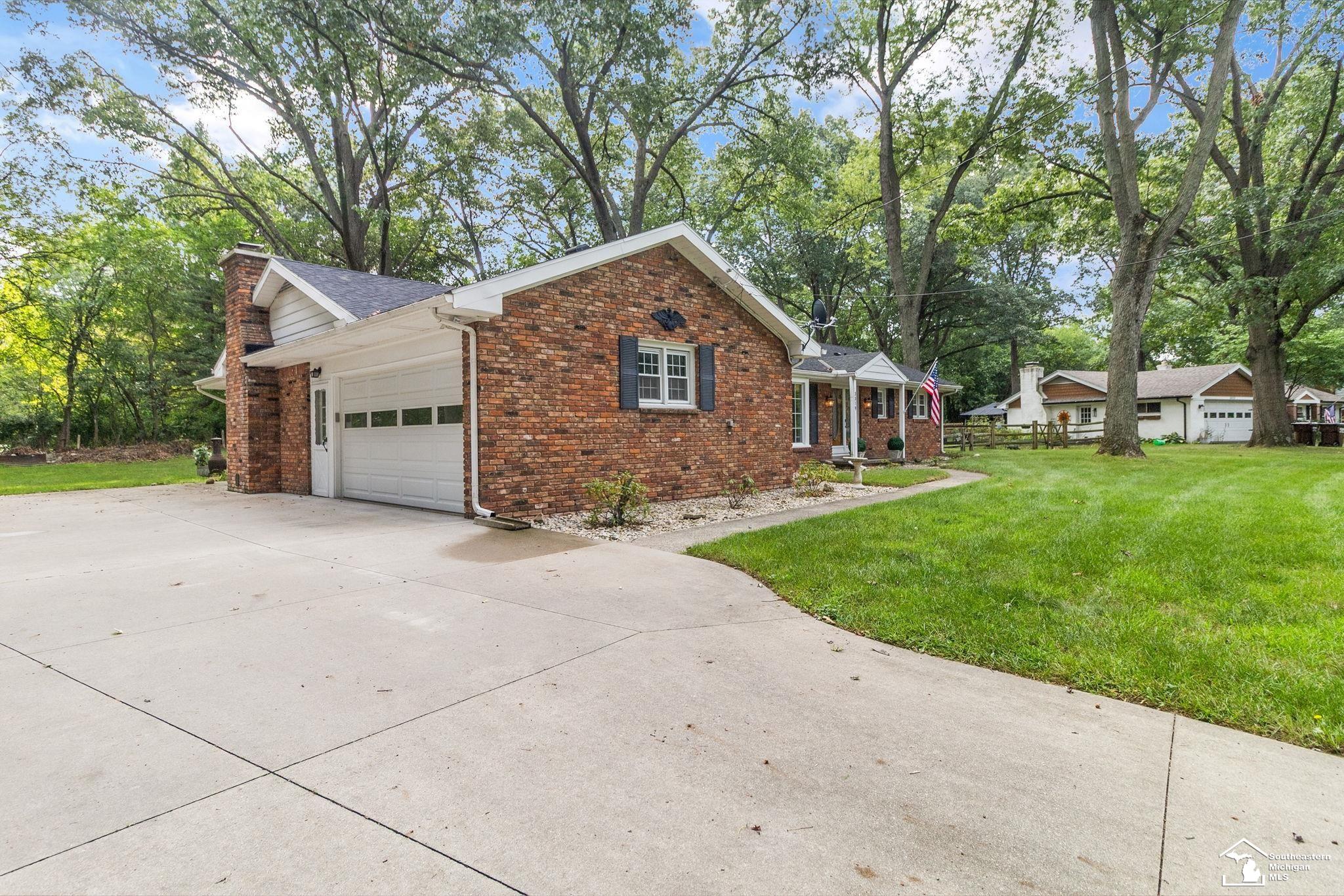 3319 Deepwood Drive