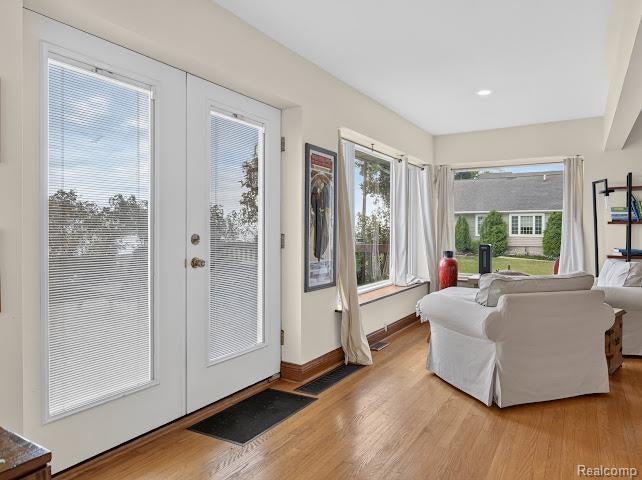 3008 Lakeshore Drive
