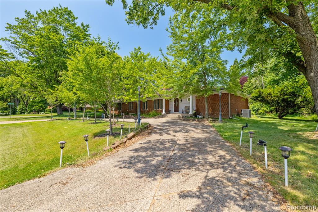 Rochester Hills, Michigan 48309, United States, 4 Bedrooms Bedrooms, ,3 BathroomsBathrooms,Residential,Active,192832 Rochester Hills, Michigan 48309, United States, 4 Bedrooms Bedrooms, ,3 BathroomsBathrooms,Residential,Active,192832