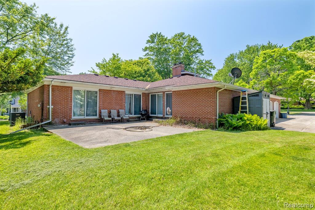 Rochester Hills, Michigan 48309, United States, 4 Bedrooms Bedrooms, ,3 BathroomsBathrooms,Residential,Active,192832