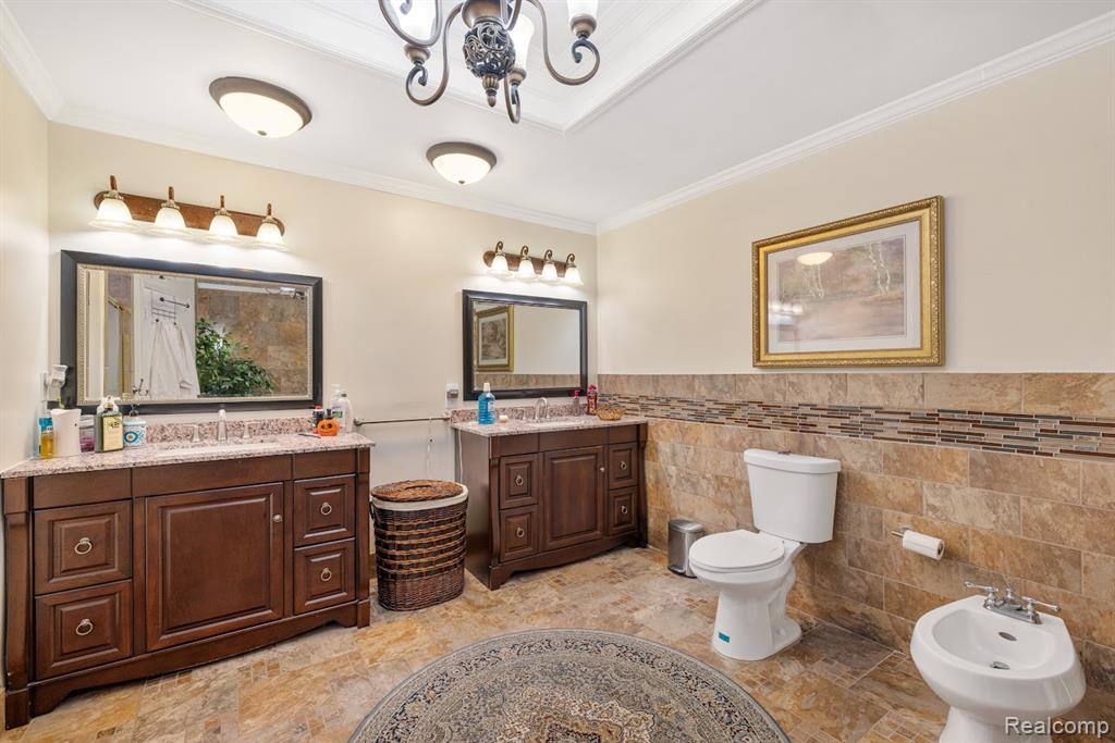 Rochester Hills, Michigan 48309, United States, 4 Bedrooms Bedrooms, ,3 BathroomsBathrooms,Residential,Active,192832