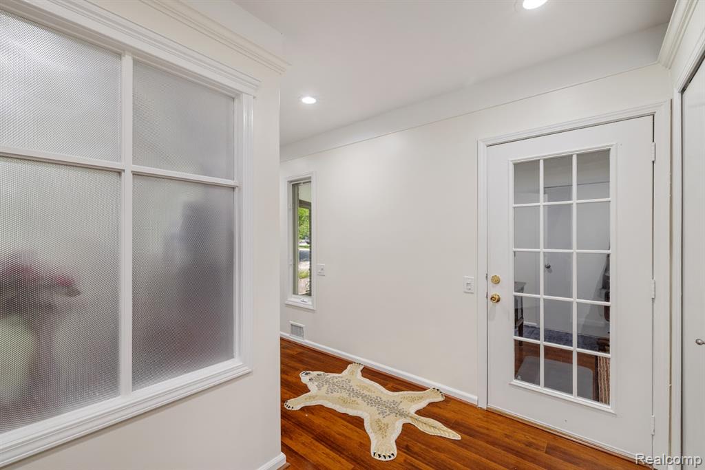 Rochester Hills, Michigan 48309, United States, 4 Bedrooms Bedrooms, ,3 BathroomsBathrooms,Residential,Active,192832