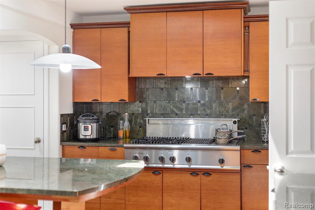 Rochester Hills, Michigan 48309, United States, 4 Bedrooms Bedrooms, ,3 BathroomsBathrooms,Residential,Active,192832