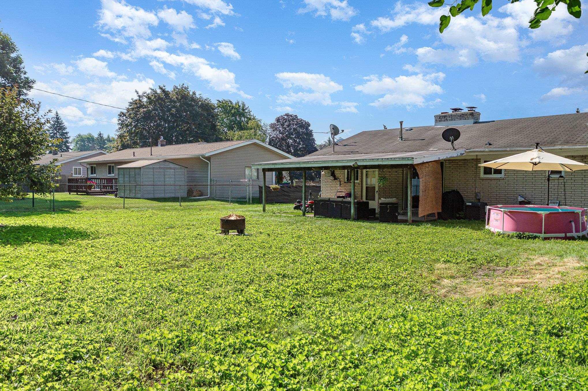 Saginaw, Michigan 48603, United States, 2 Bedrooms Bedrooms, ,1 BathroomBathrooms,Residential,Pending,192852