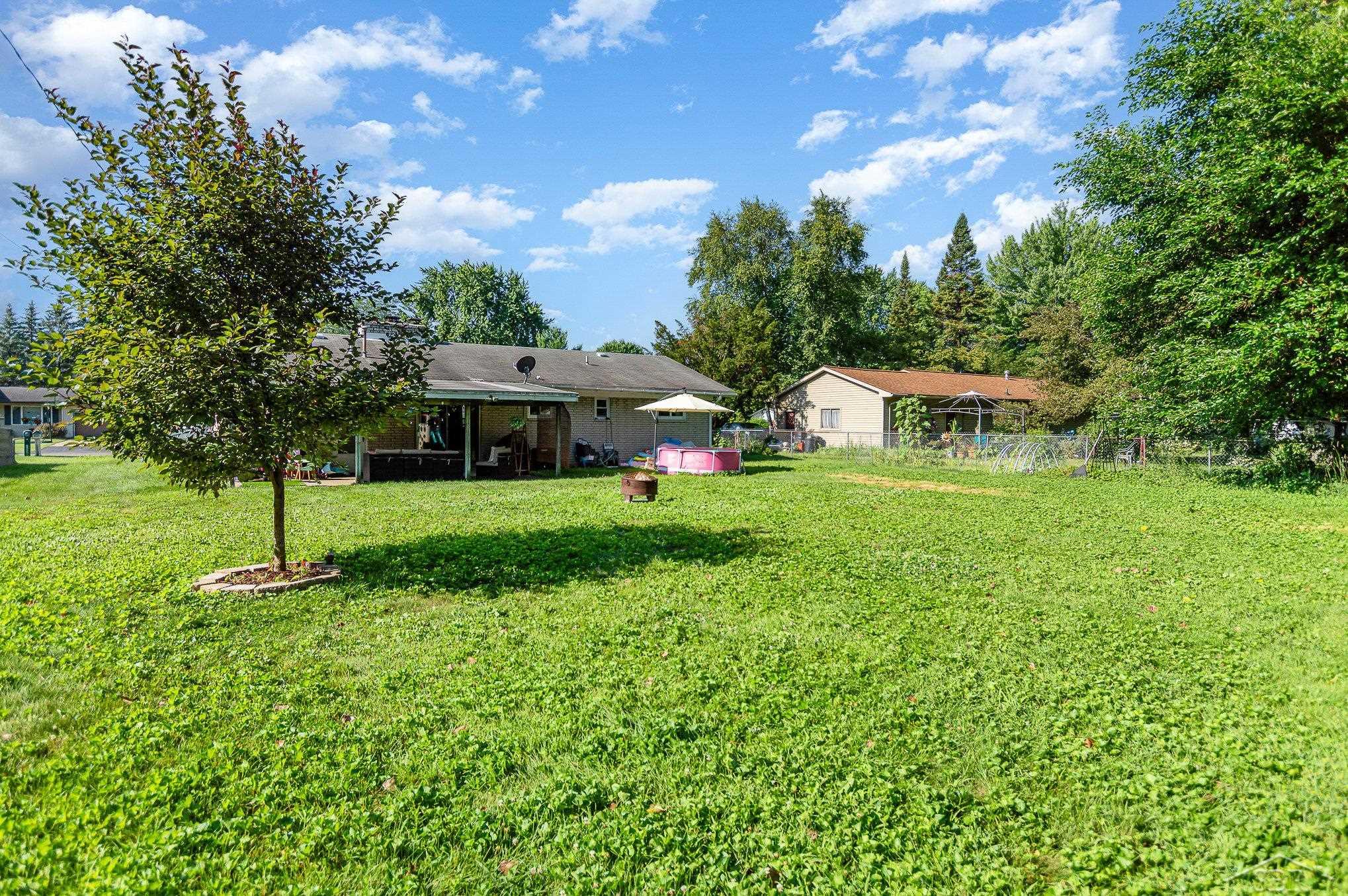 Saginaw, Michigan 48603, United States, 2 Bedrooms Bedrooms, ,1 BathroomBathrooms,Residential,Pending,192852