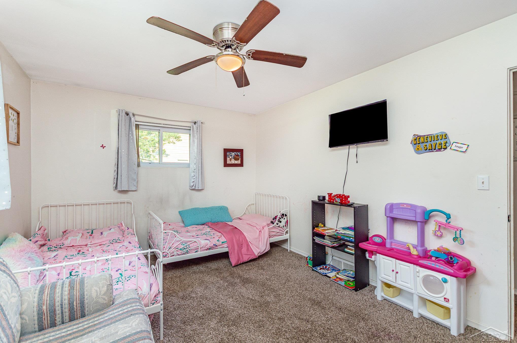 Saginaw, Michigan 48603, United States, 2 Bedrooms Bedrooms, ,1 BathroomBathrooms,Residential,Pending,192852