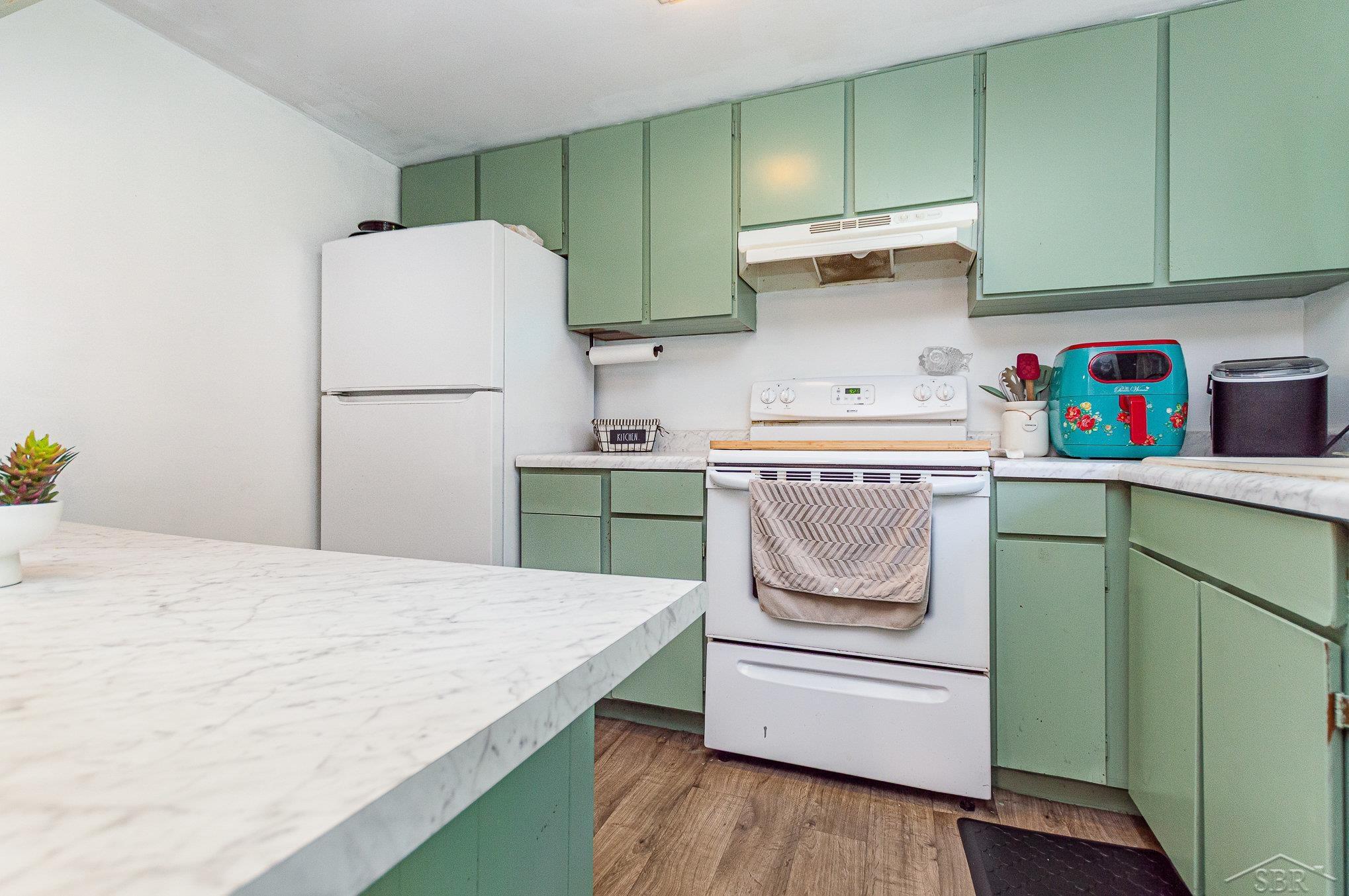 Saginaw, Michigan 48603, United States, 2 Bedrooms Bedrooms, ,1 BathroomBathrooms,Residential,Pending,192852